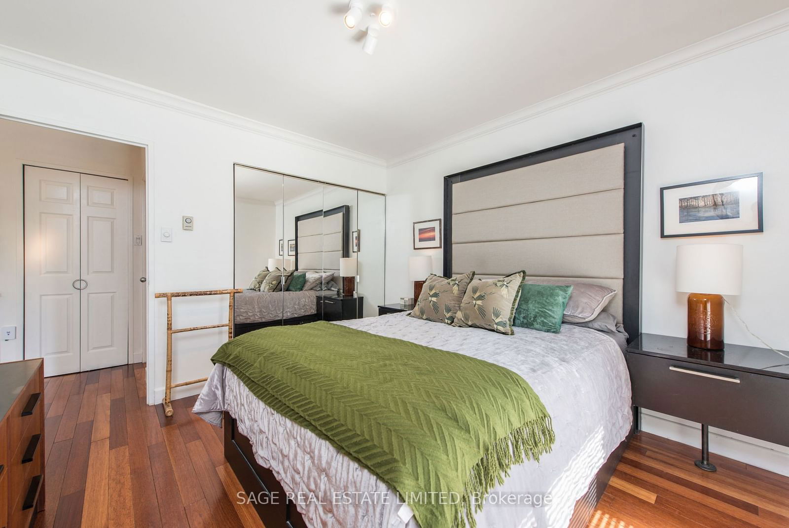 30 Gloucester St, unit 604 for sale