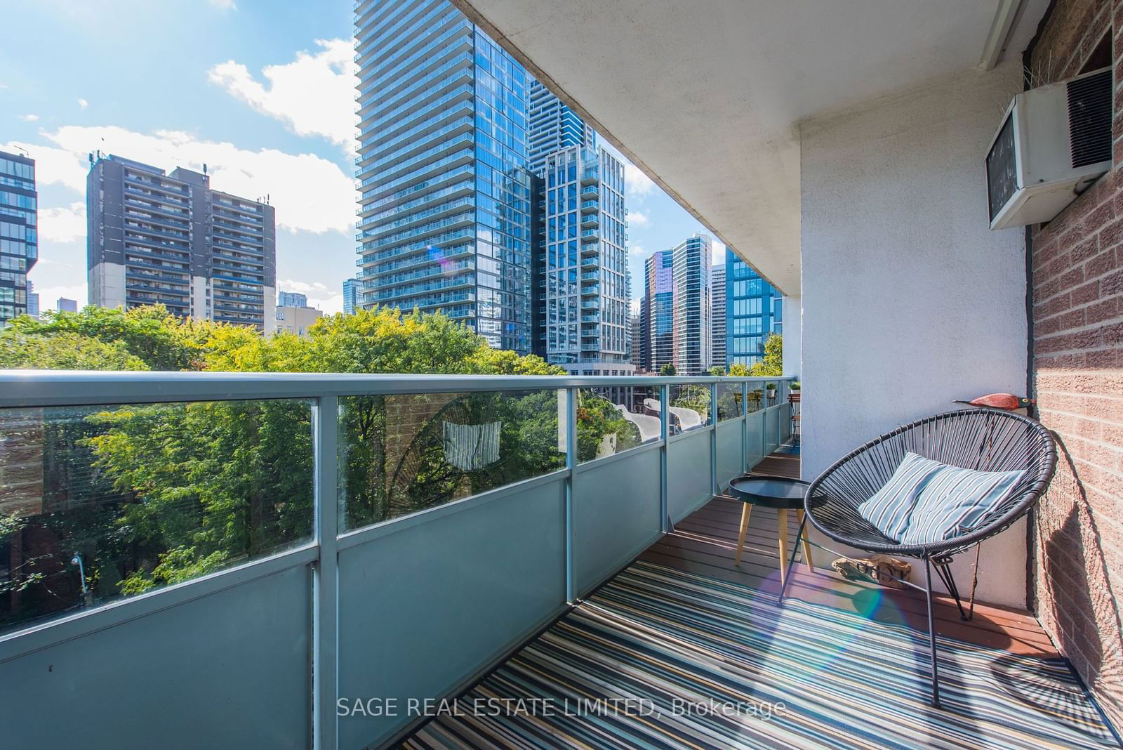 30 Gloucester St, unit 604 for sale