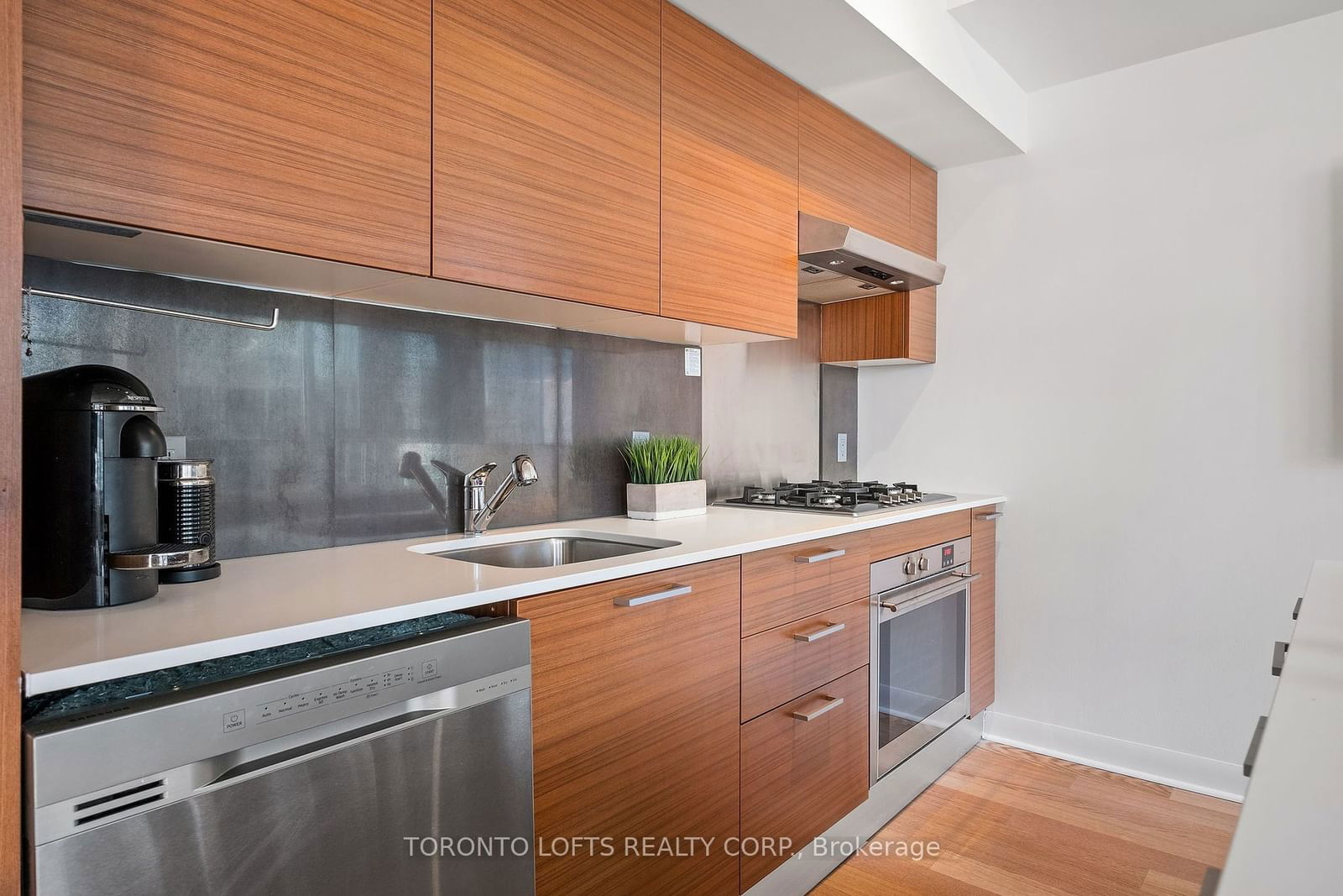 375 King St W, unit 604 for sale