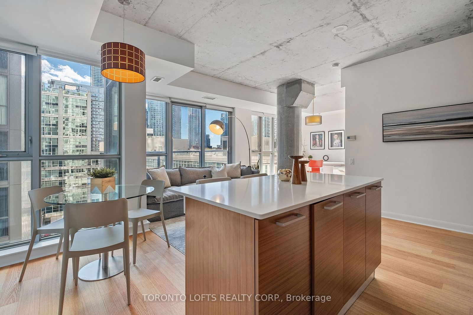 375 King St W, unit 604 for sale