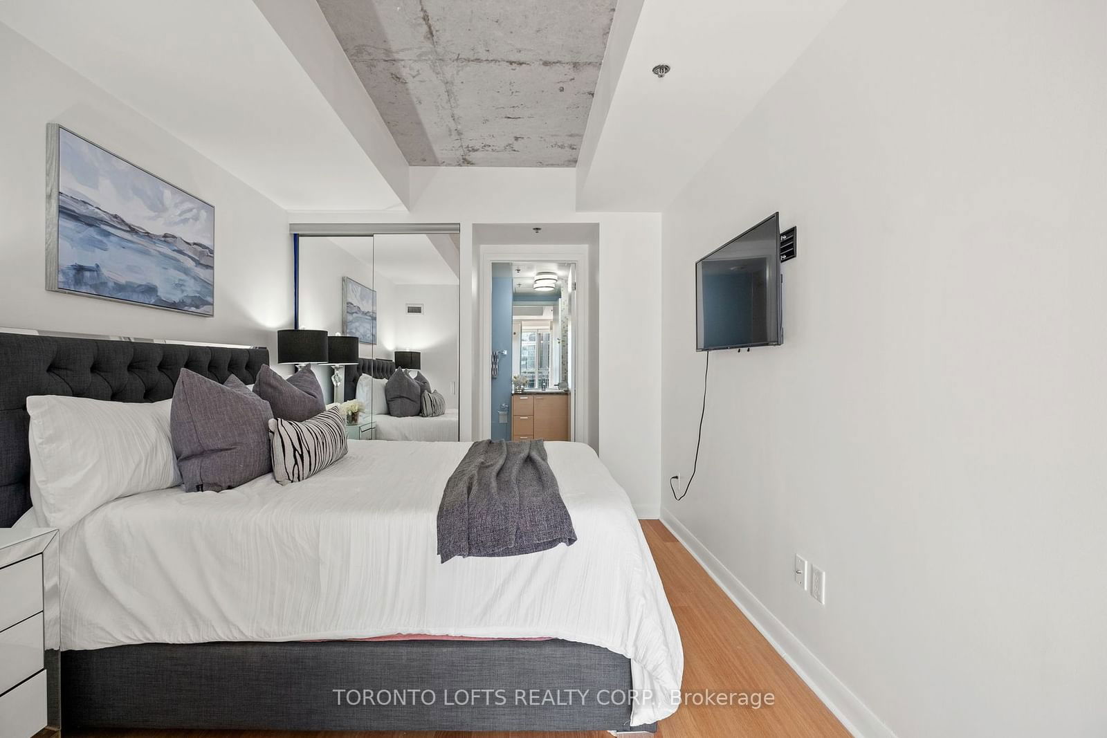 375 King St W, unit 604 for sale