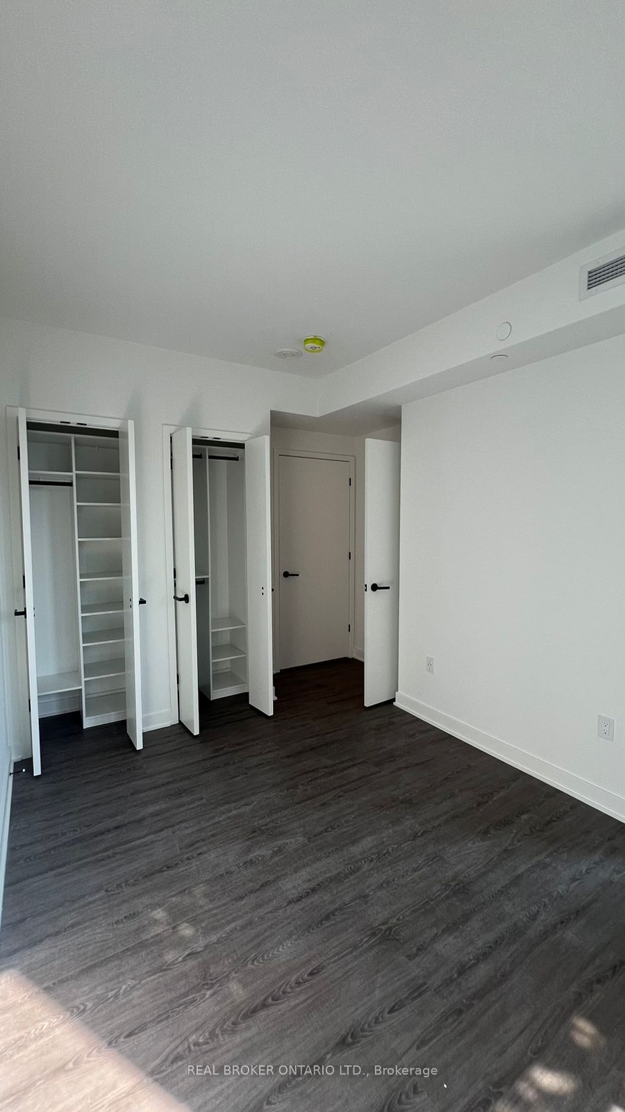 55 Charles St E, unit 2206 for rent