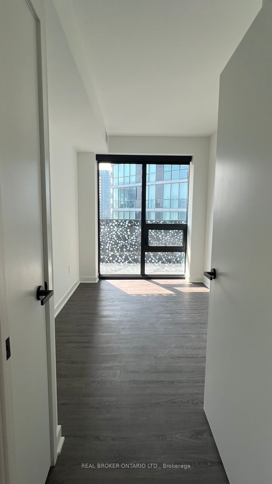 55 Charles St E, unit 2206 for rent