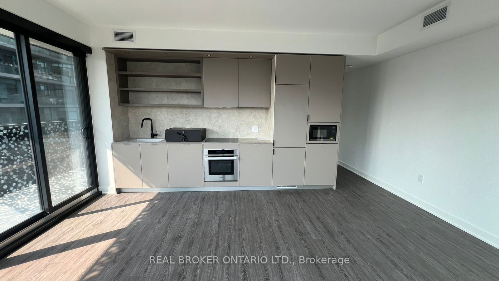 55 Charles St E, unit 2206 for rent