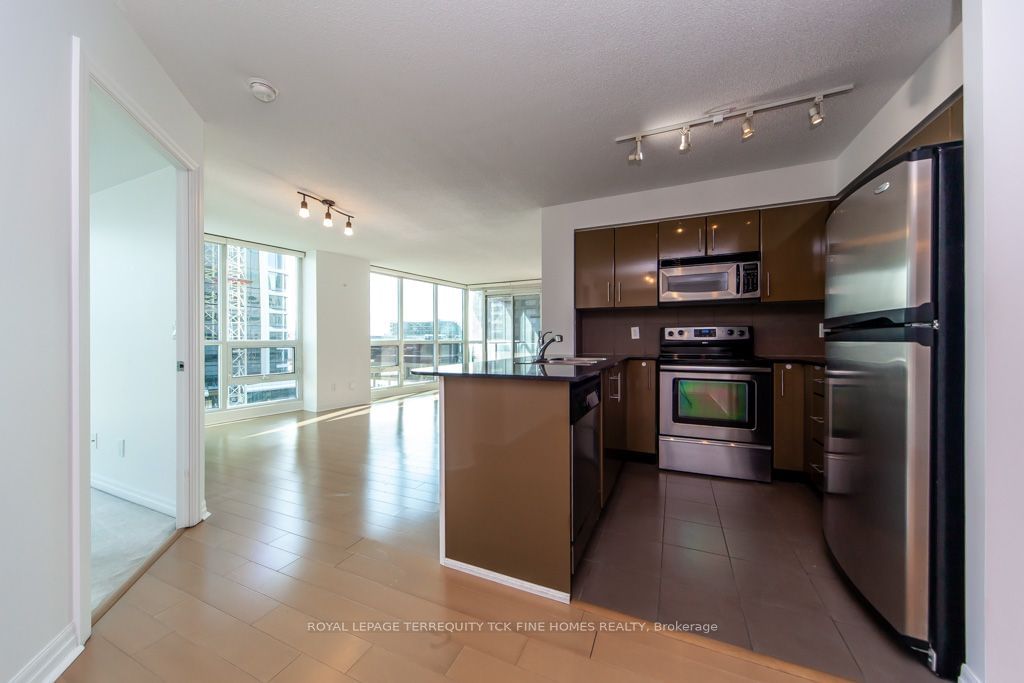 16 Yonge St, unit 1109 for sale