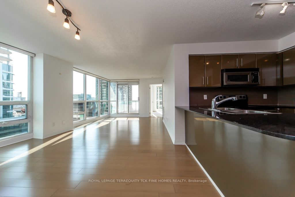 16 Yonge St, unit 1109 for sale