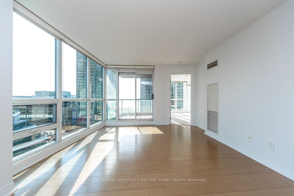 16 Yonge St, unit 1109 for sale