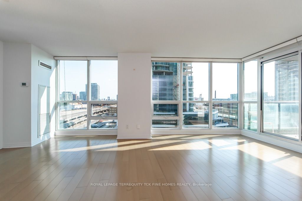 16 Yonge St, unit 1109 for sale