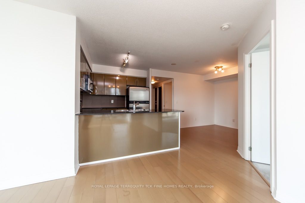 16 Yonge St, unit 1109 for sale