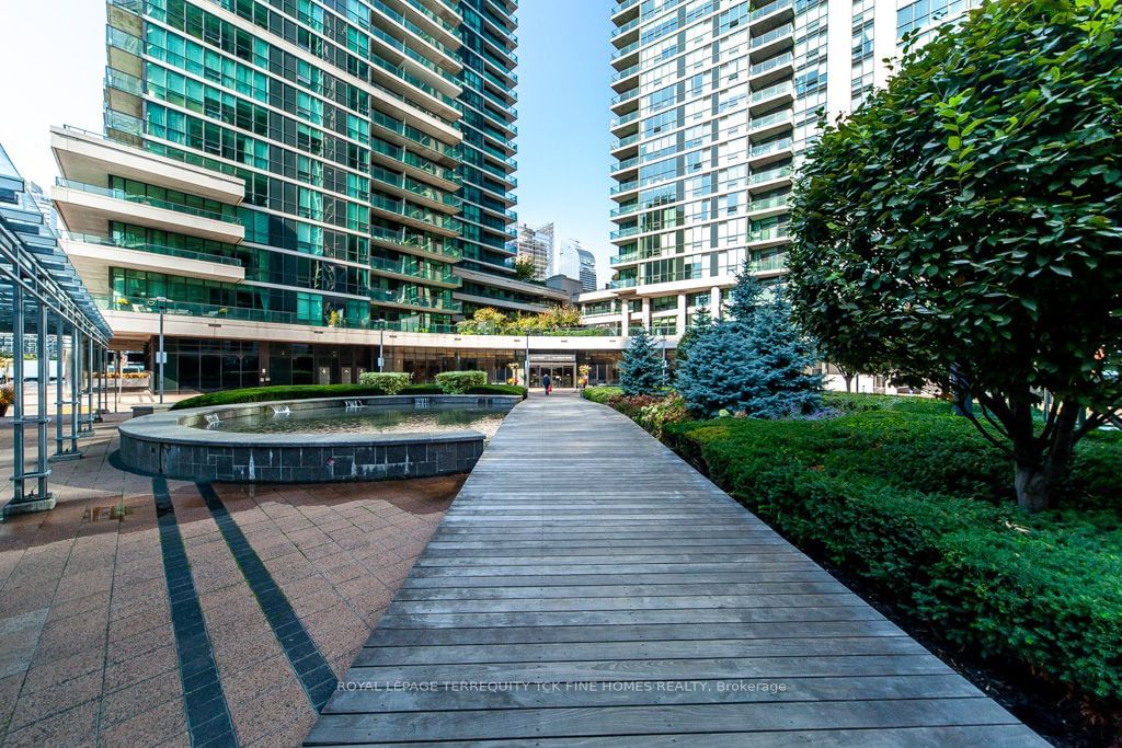 16 Yonge St, unit 1109 for sale