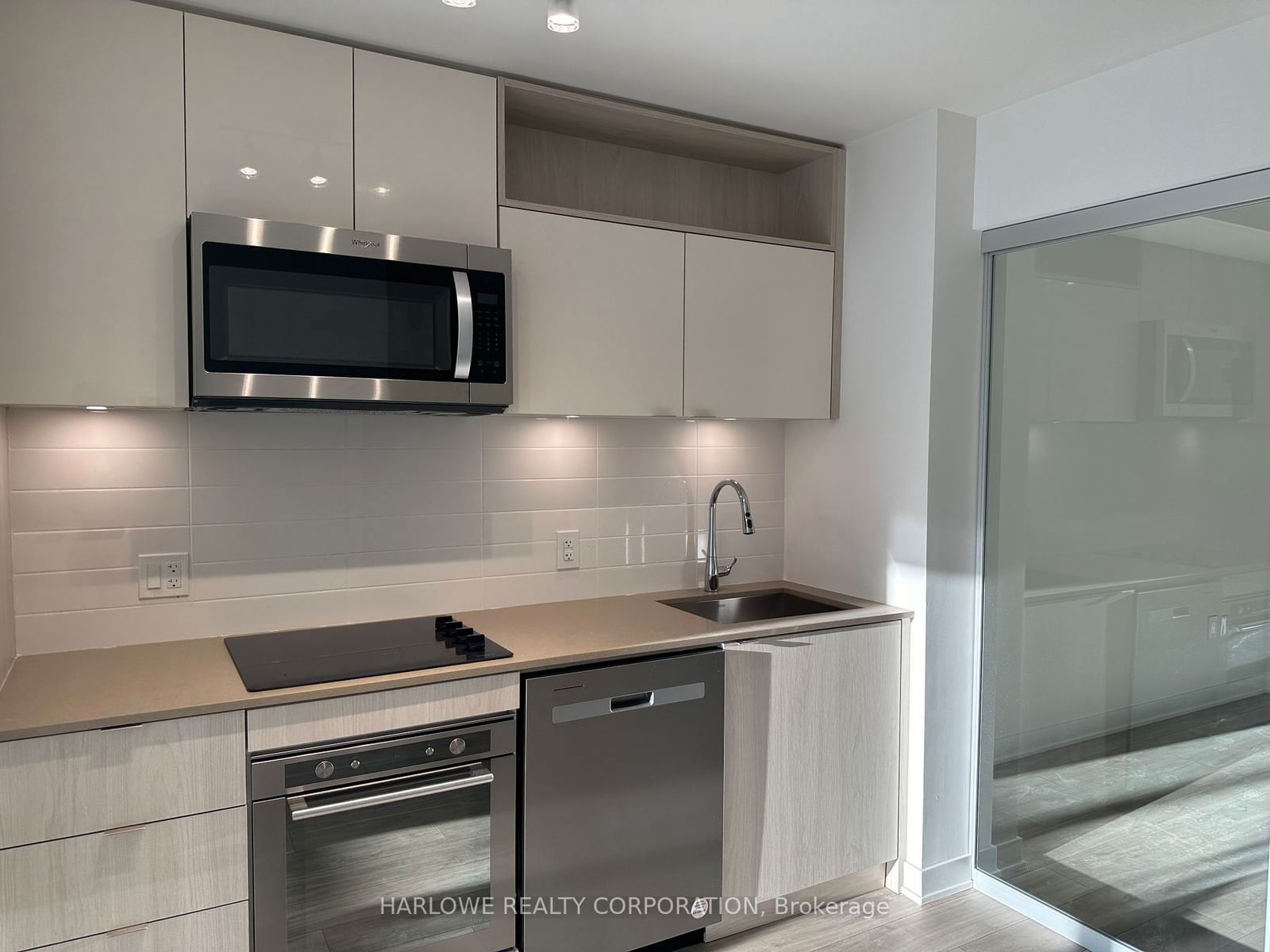 121 Lower Sherbourne St, unit 652 SW for rent