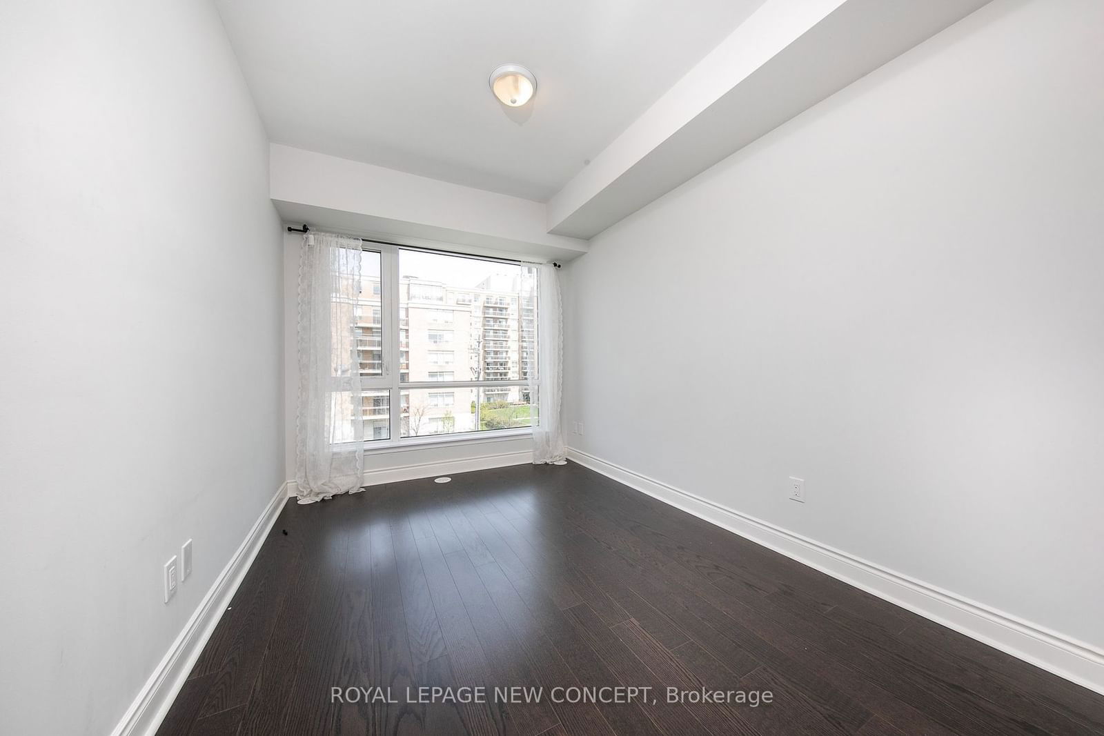 639 Lawrence Ave, unit 320 for rent