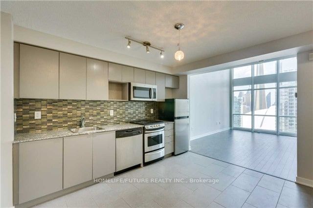 15 Fort York Blvd, unit 3708 for rent