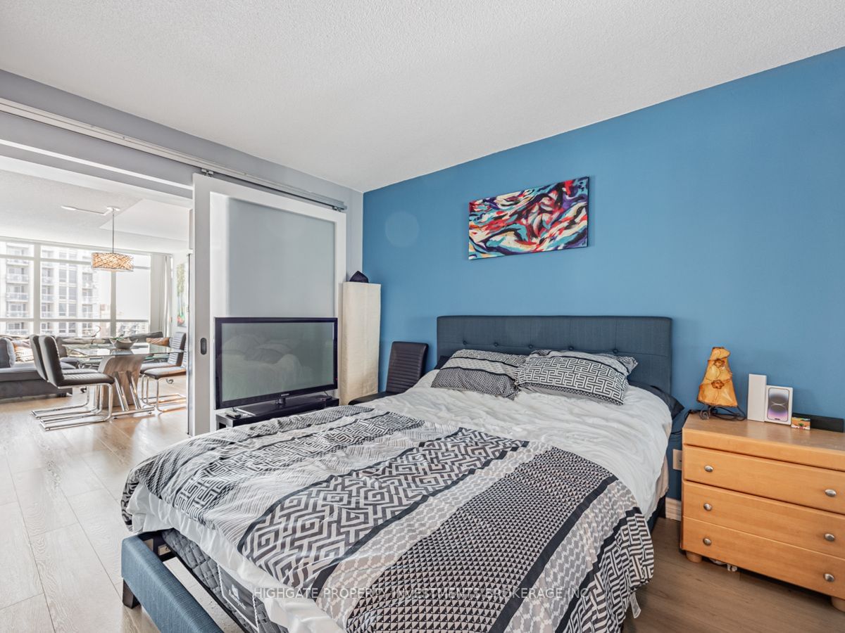 215 Fort York Blvd, unit 1302 for rent