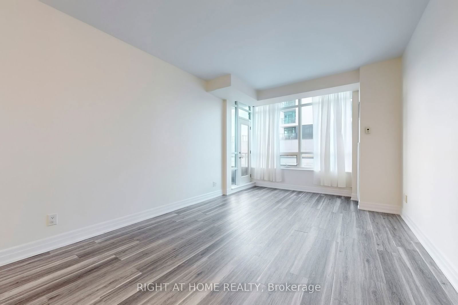 500 St Clair Ave W, unit 507 for rent