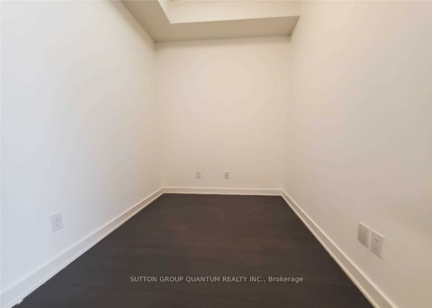 210 Simcoe St, unit 1014 for rent