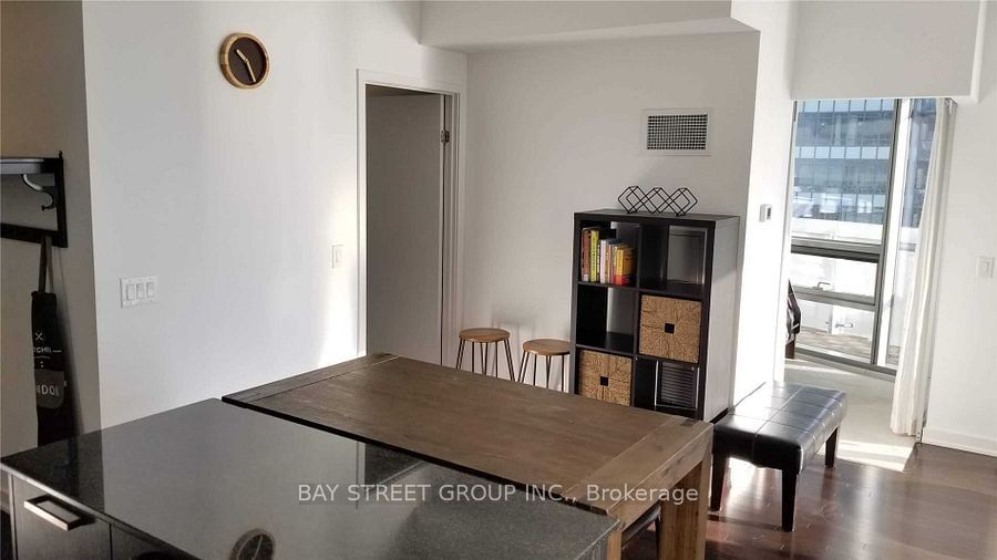 14 York St, unit 2602 for rent