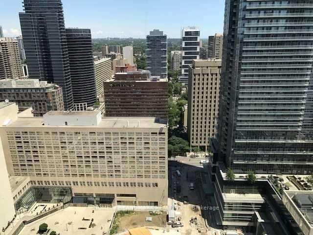 College Park South Tower, Downtown, Toronto