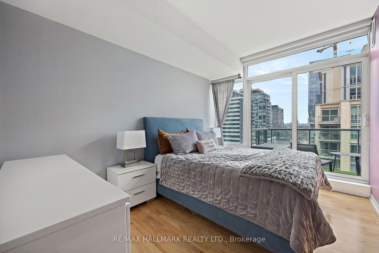 333 Adelaide St E, unit 1205 for sale