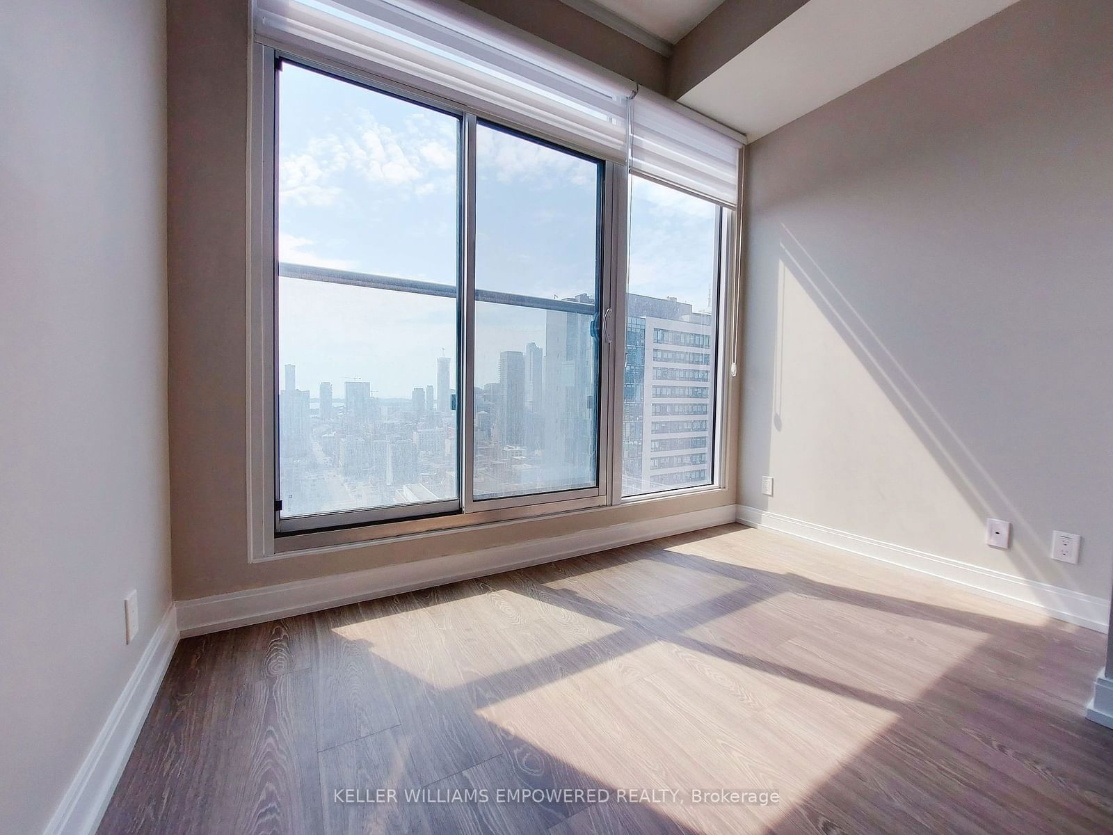 181 Dundas St E, unit 3008 for rent