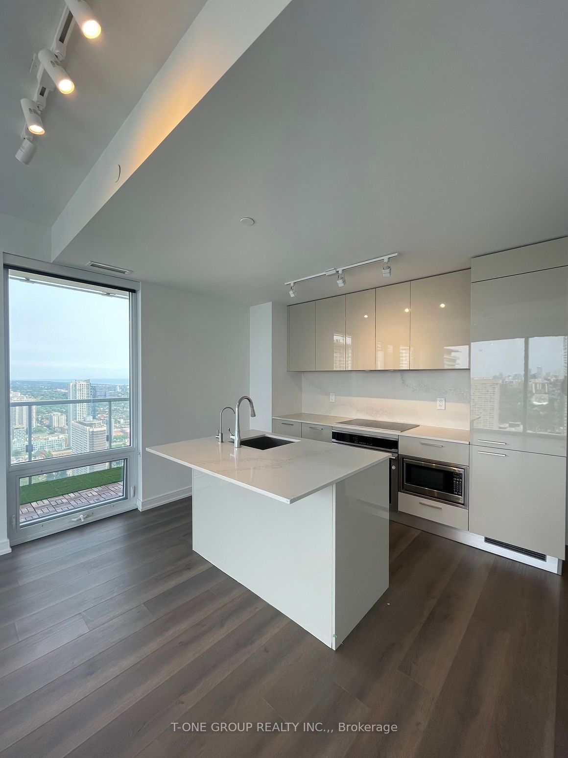 3 Gloucester St, unit 4902 for rent