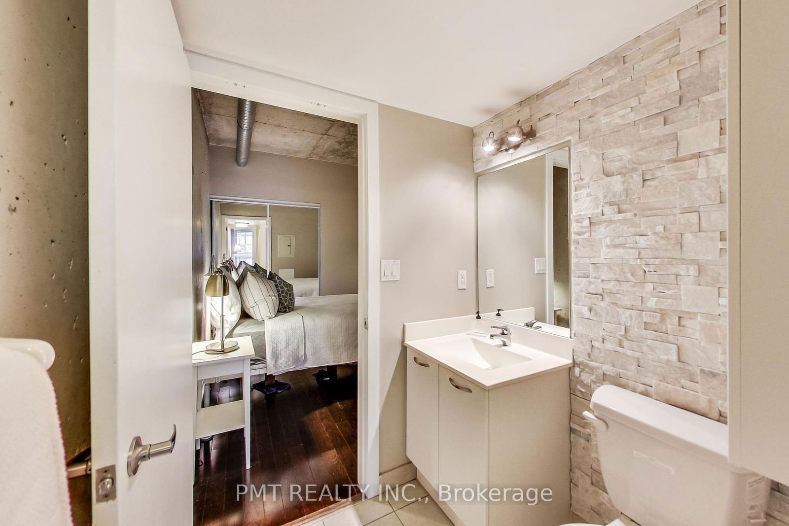 150 Sudbury St, unit 1707 for rent