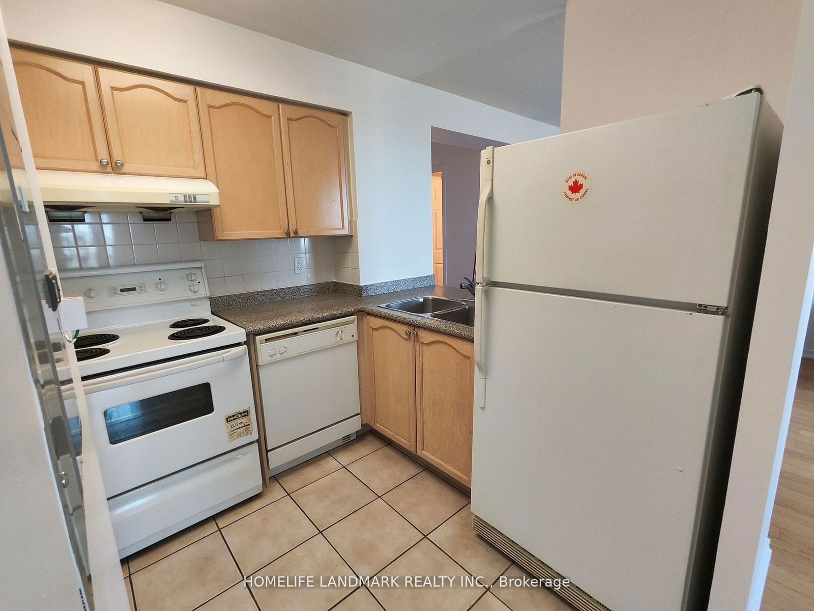 8 Hillcrest Ave, unit 1711 for rent