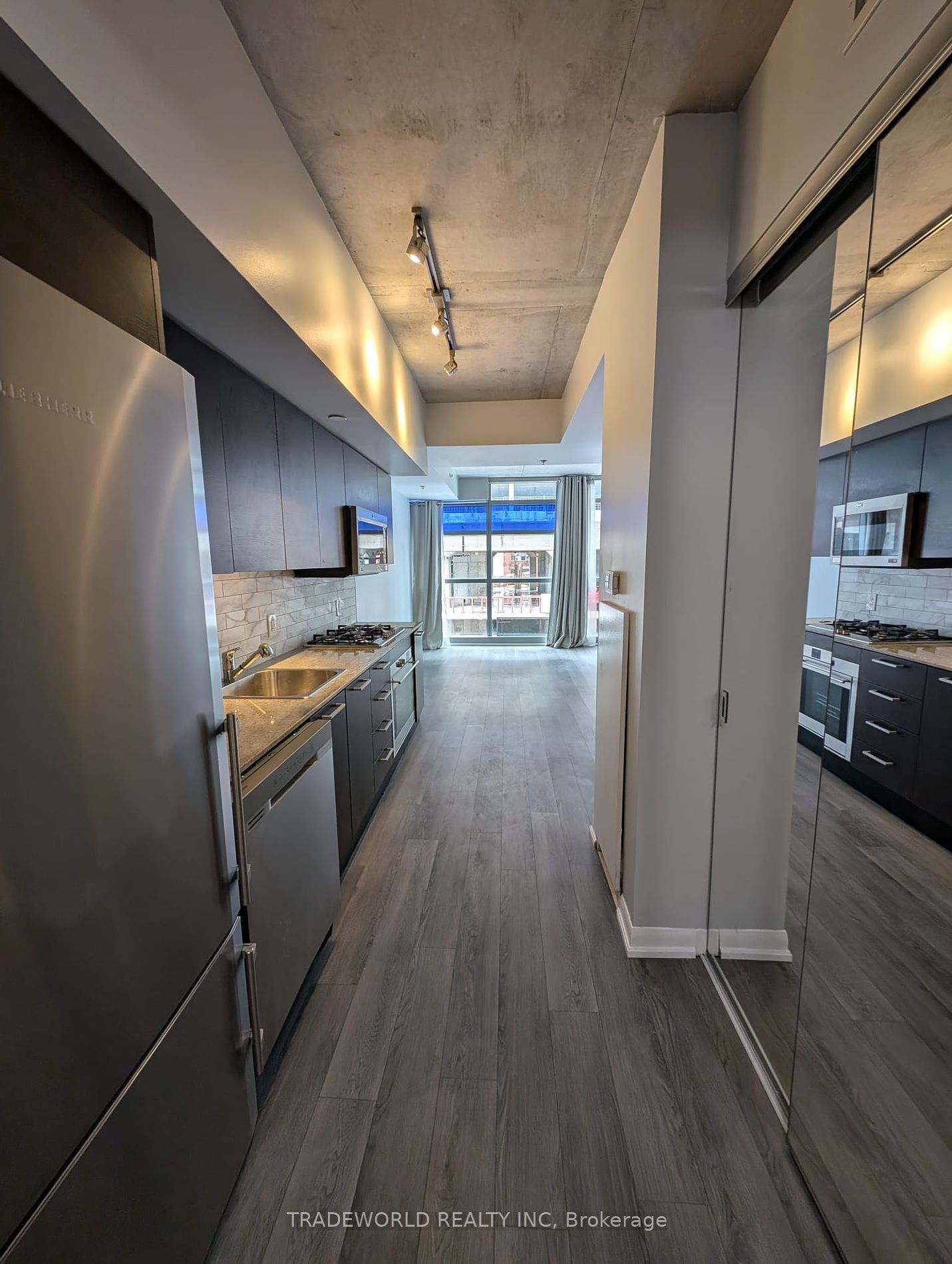 375 King St W, unit 409 for rent