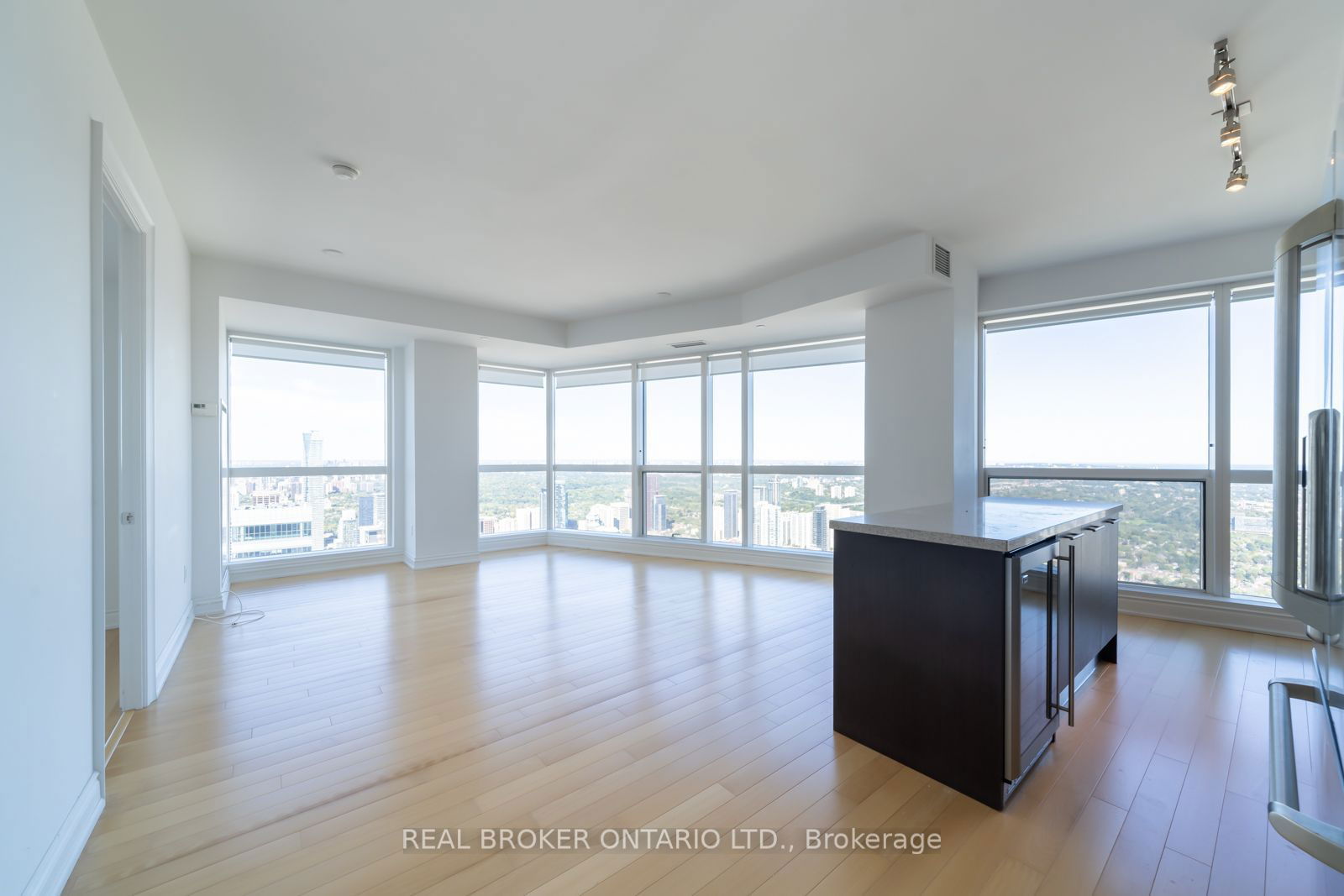 388 Yonge St, unit 7302 for rent