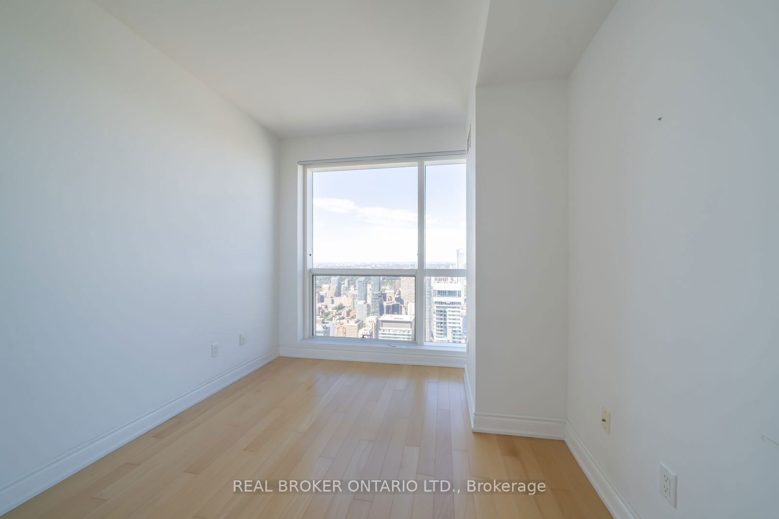 388 Yonge St, unit 7302 for rent