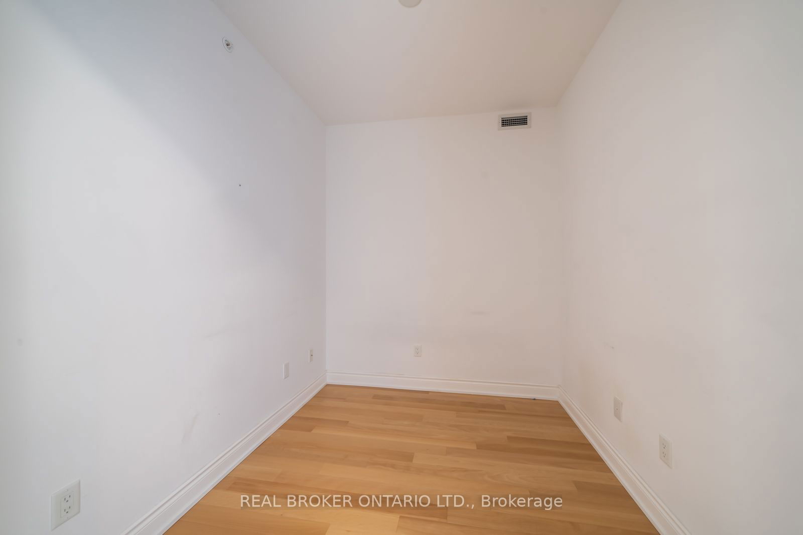 388 Yonge St, unit 7302 for rent