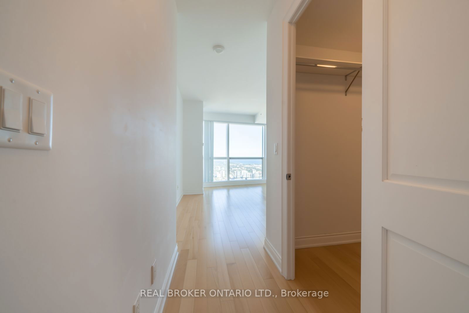 388 Yonge St, unit 7302 for rent