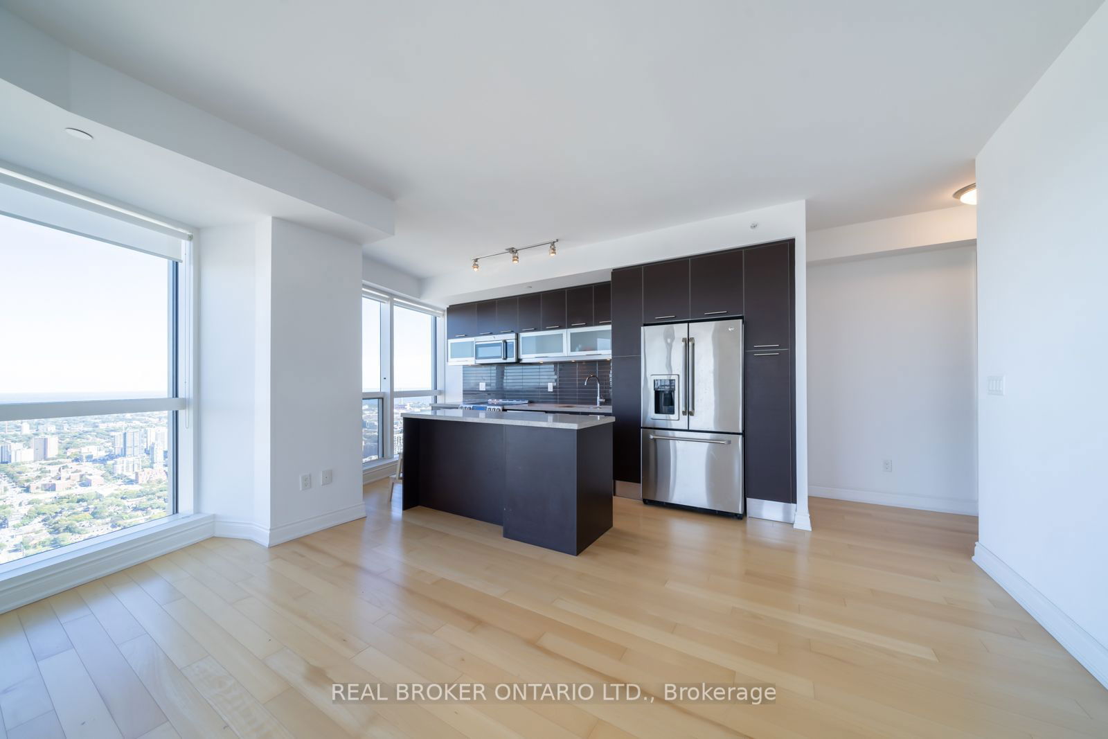 388 Yonge St, unit 7302 for rent