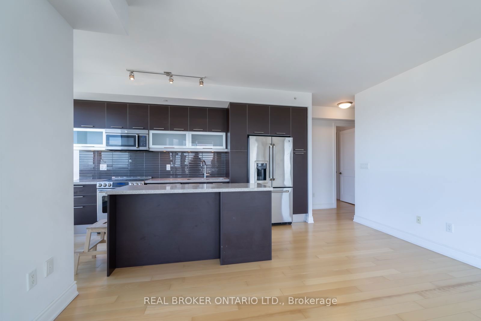 388 Yonge St, unit 7302 for rent