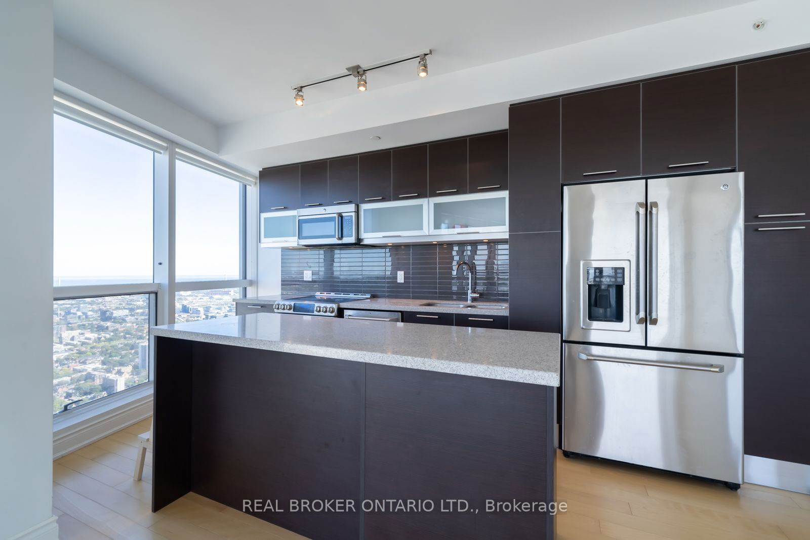 388 Yonge St, unit 7302 for rent