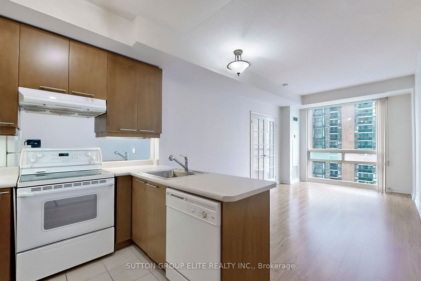 1121 Bay St, unit 1102 for rent