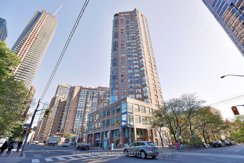 44 St Joseph St, unit 701 for rent