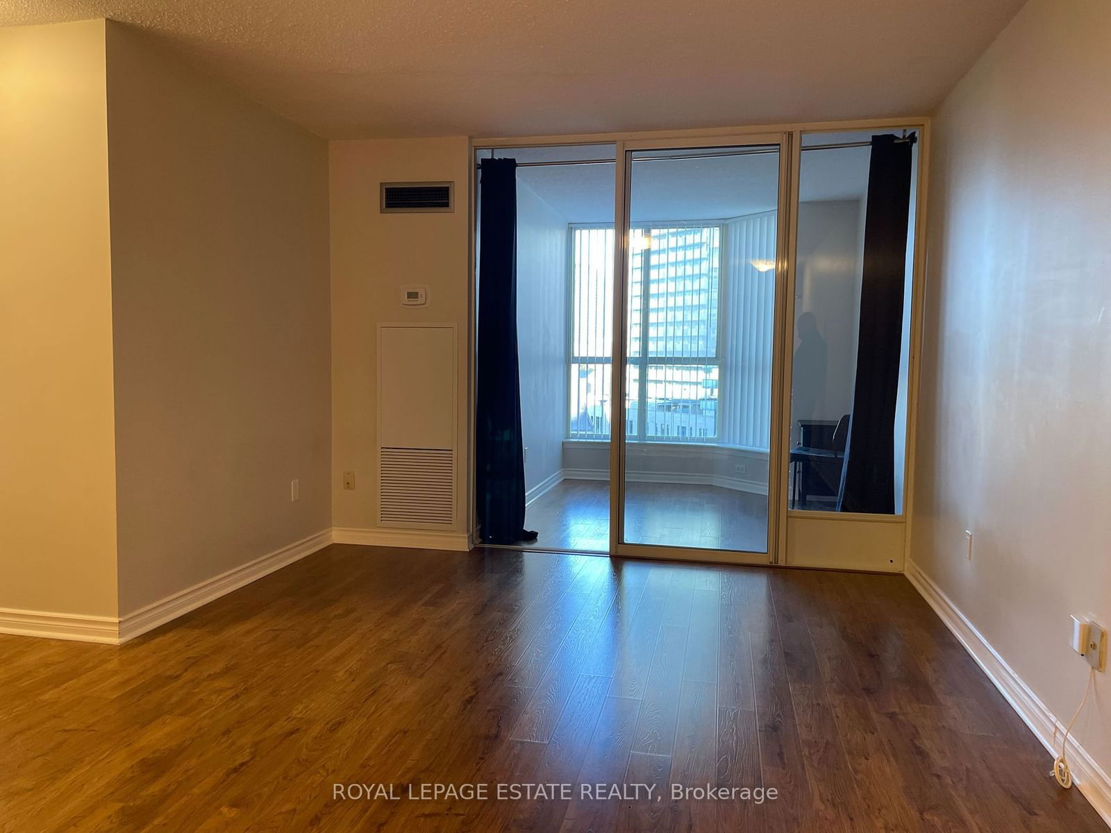 44 St Joseph St, unit 701 for rent