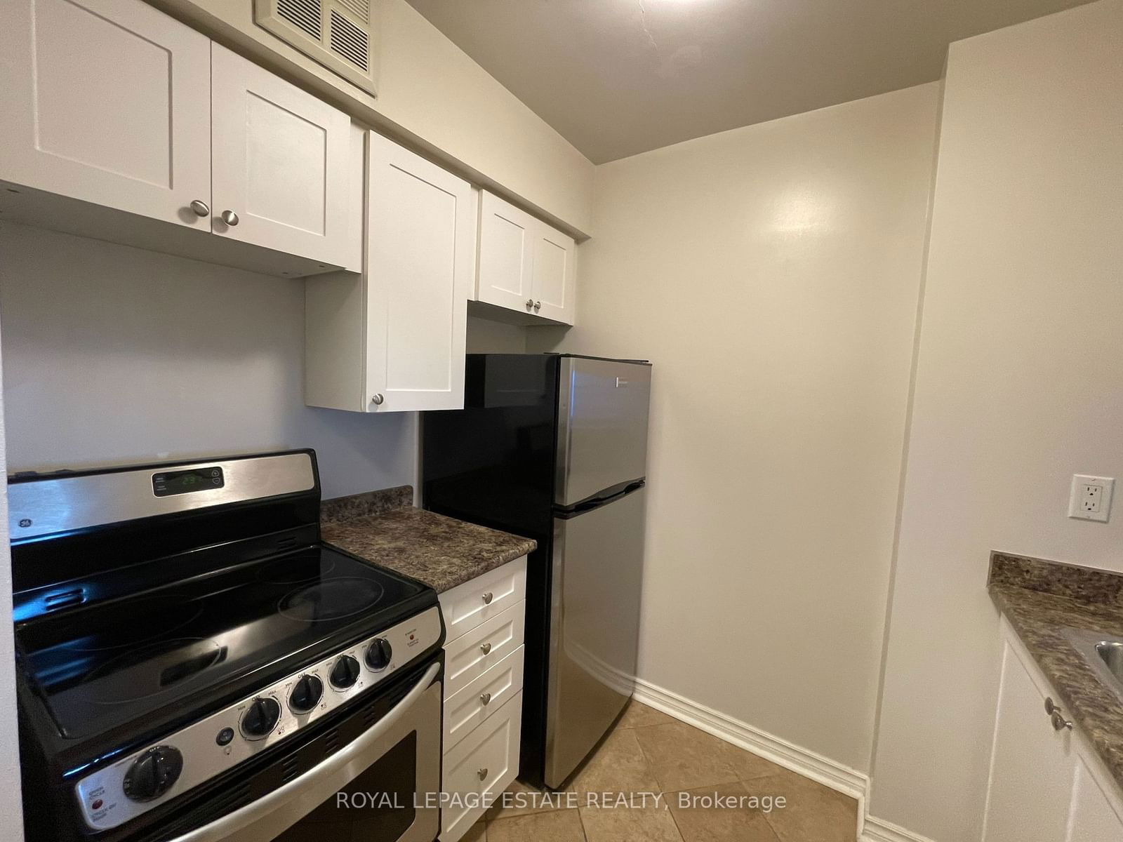 44 St Joseph St, unit 701 for rent