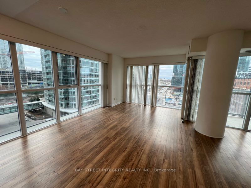 352 Front St W, unit 608 for rent