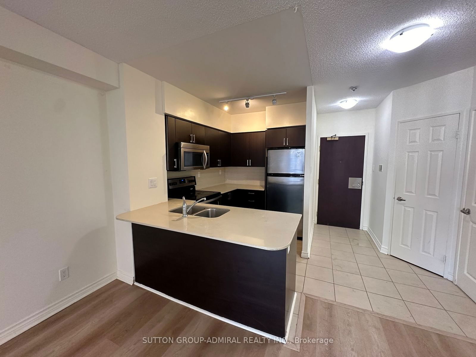 736 Bay St, unit 1608 for rent