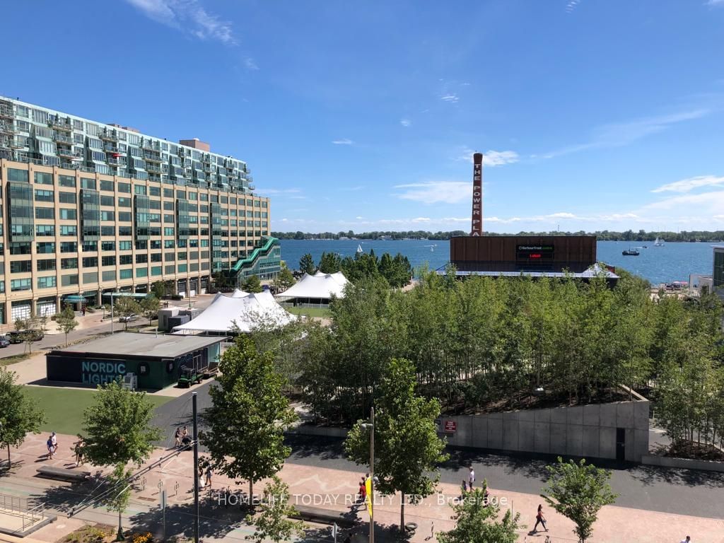 218 Queens Quay W, unit 507 for rent