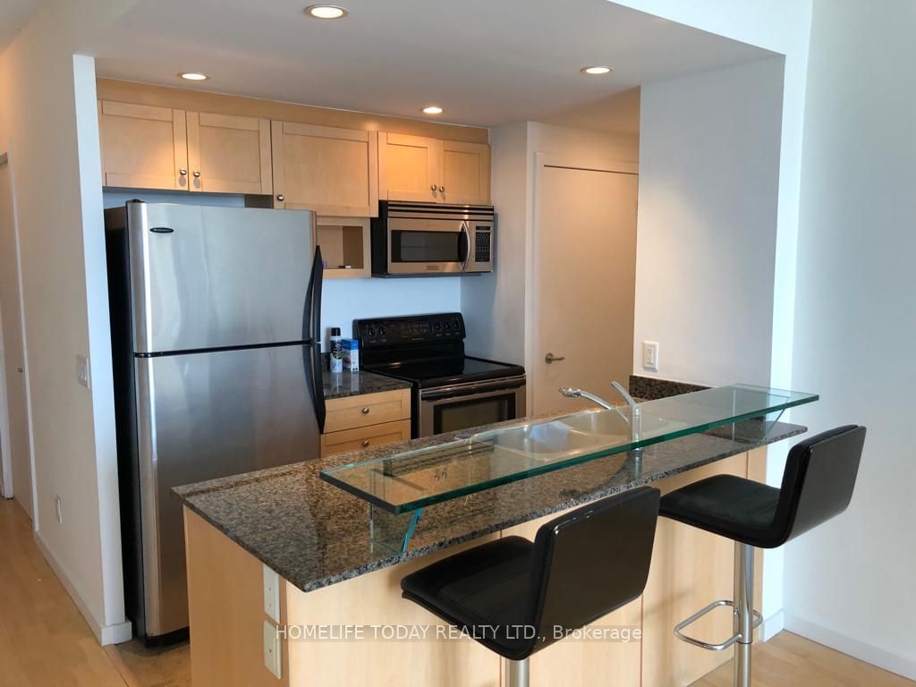 218 Queens Quay W, unit 507 for rent