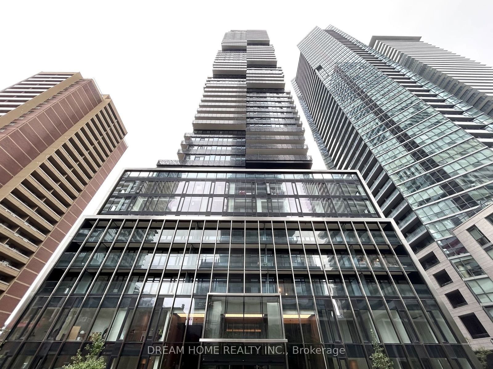 55 Charles St E, unit 1512 for rent