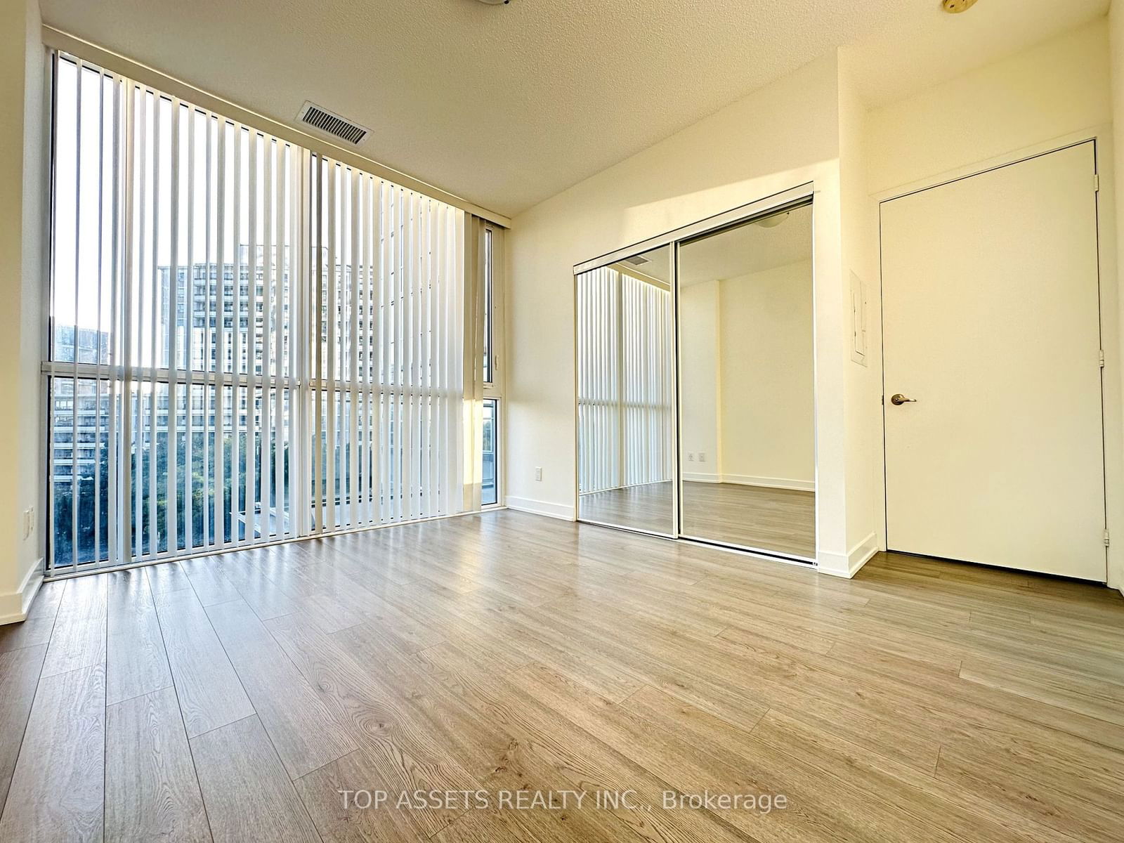 5180 Yonge St, unit 417 for rent