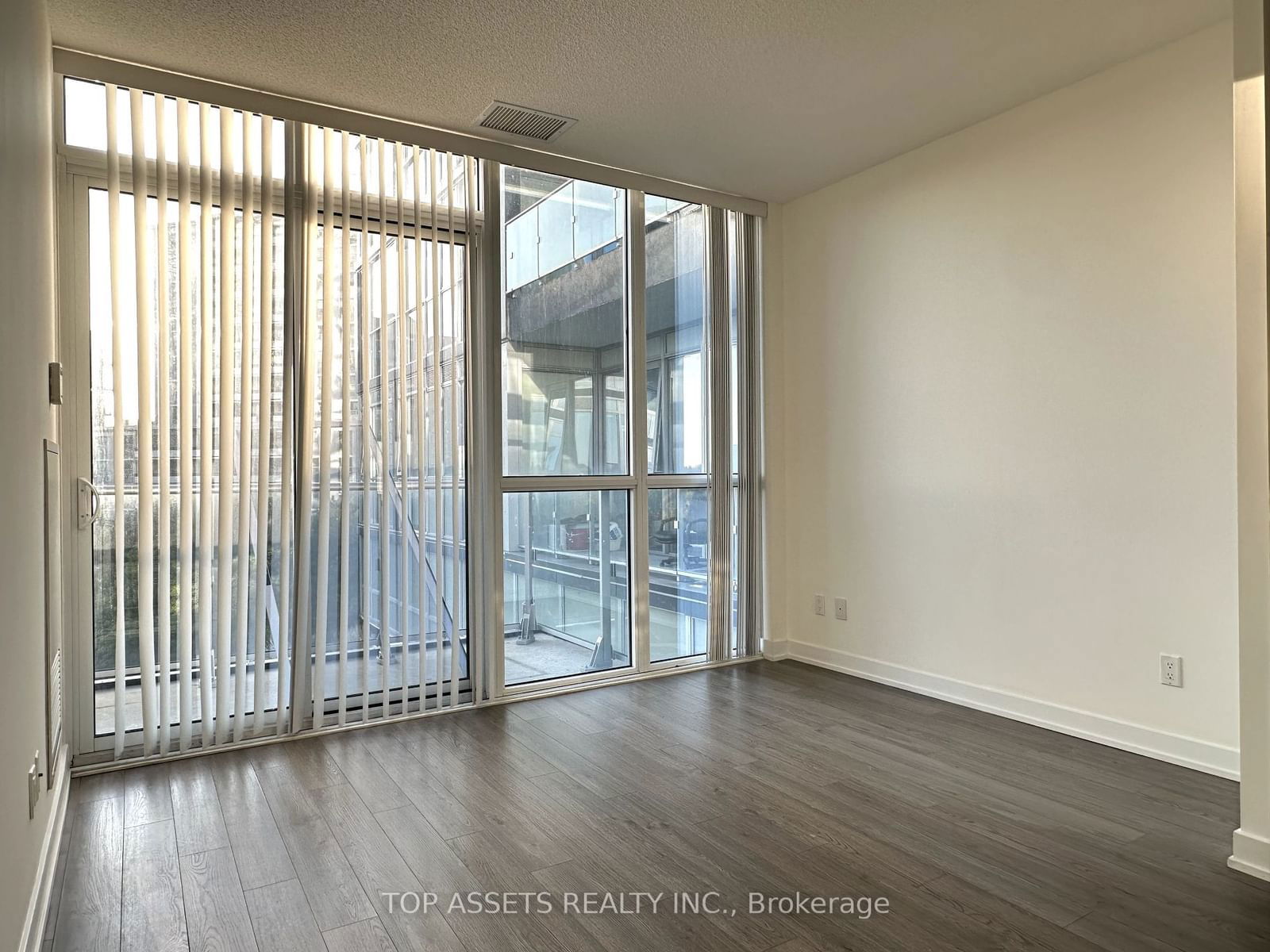 5180 Yonge St, unit 417 for rent