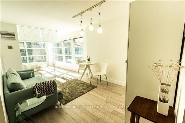 50 Lombard St, unit 1404 for rent