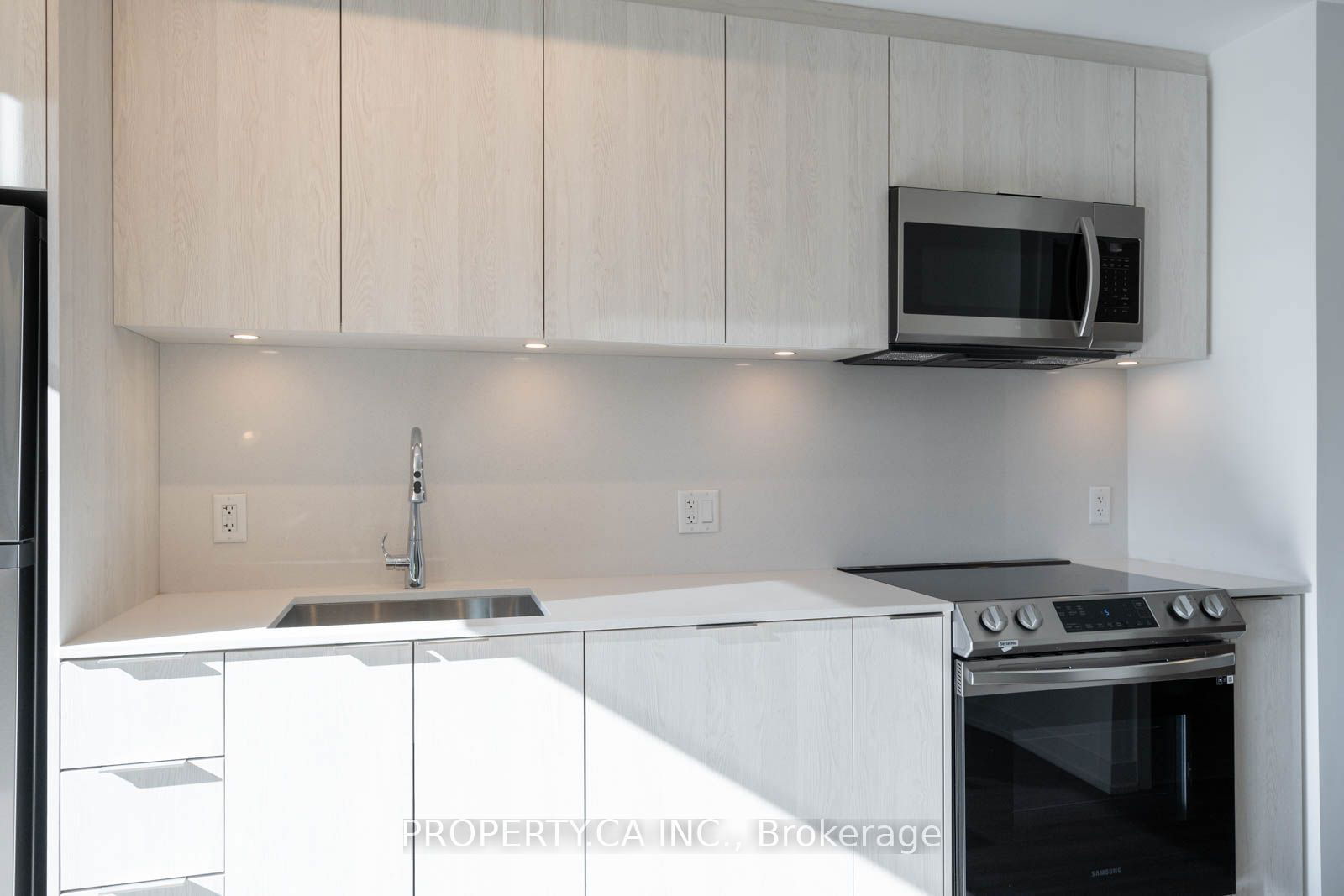 357 King St W, unit 1108 for rent