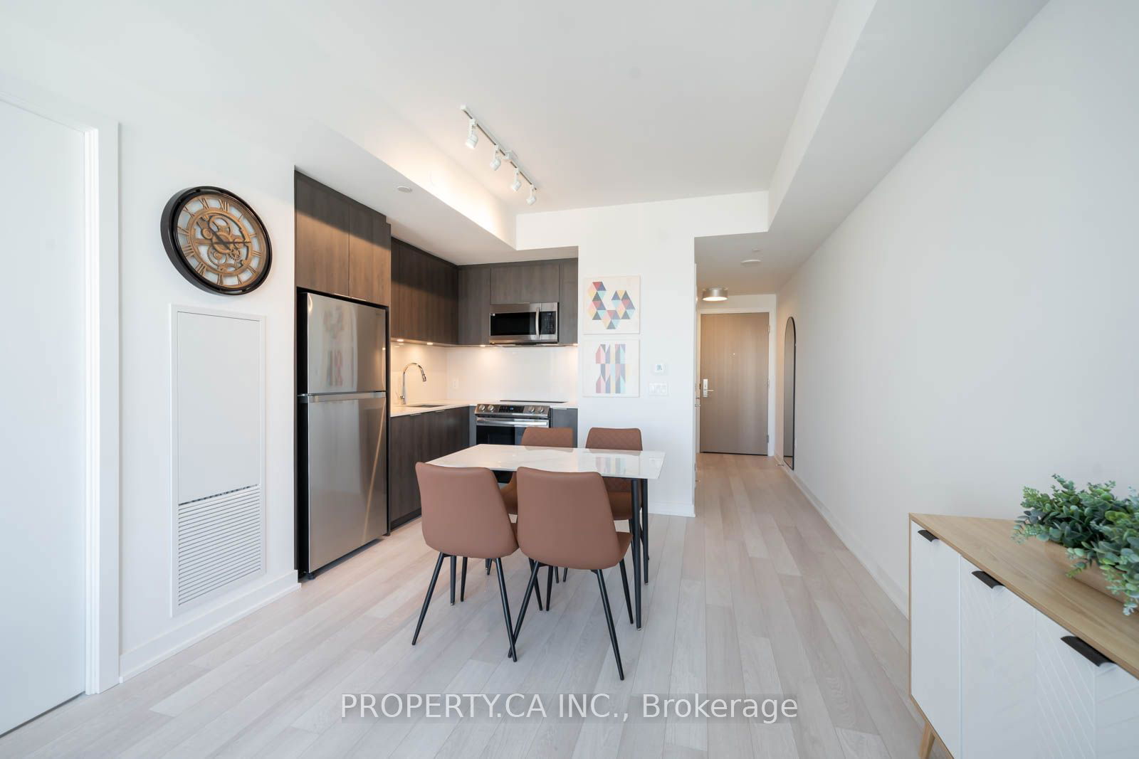 357 King St W, unit 4002 for rent