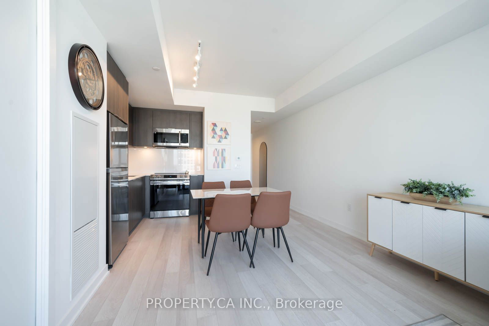 357 King St W, unit 4002 for rent